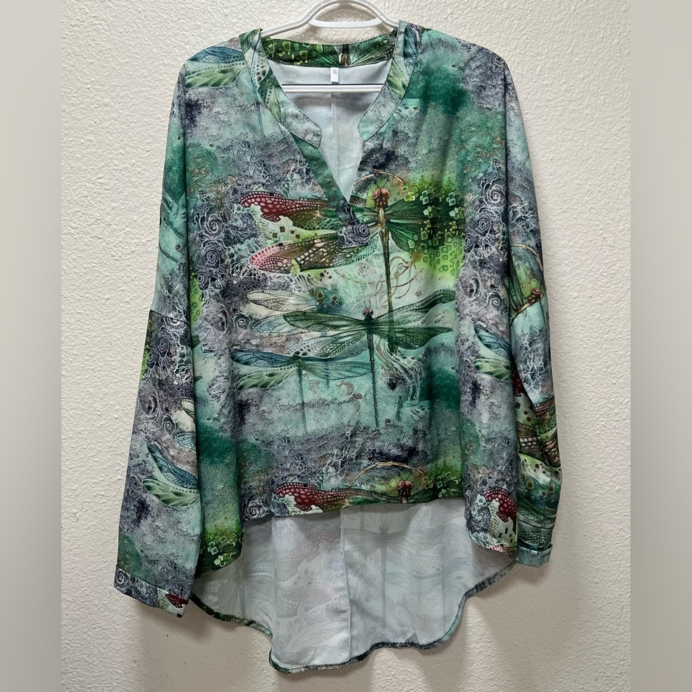 V-neck Dragonfly Print Casual Long Sleeve High Low Pullover Shirt with Tabs 3X - Picture 1 of 5